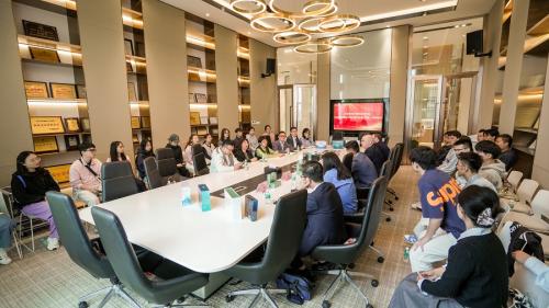 跨邦互换启新篇，共探产学研新蹊径